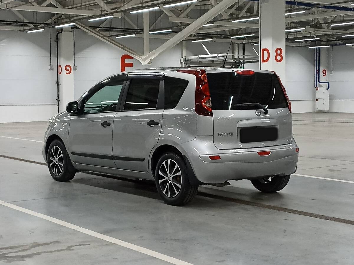 Nissan Note с пробегом — 2010 год. Фото: #6