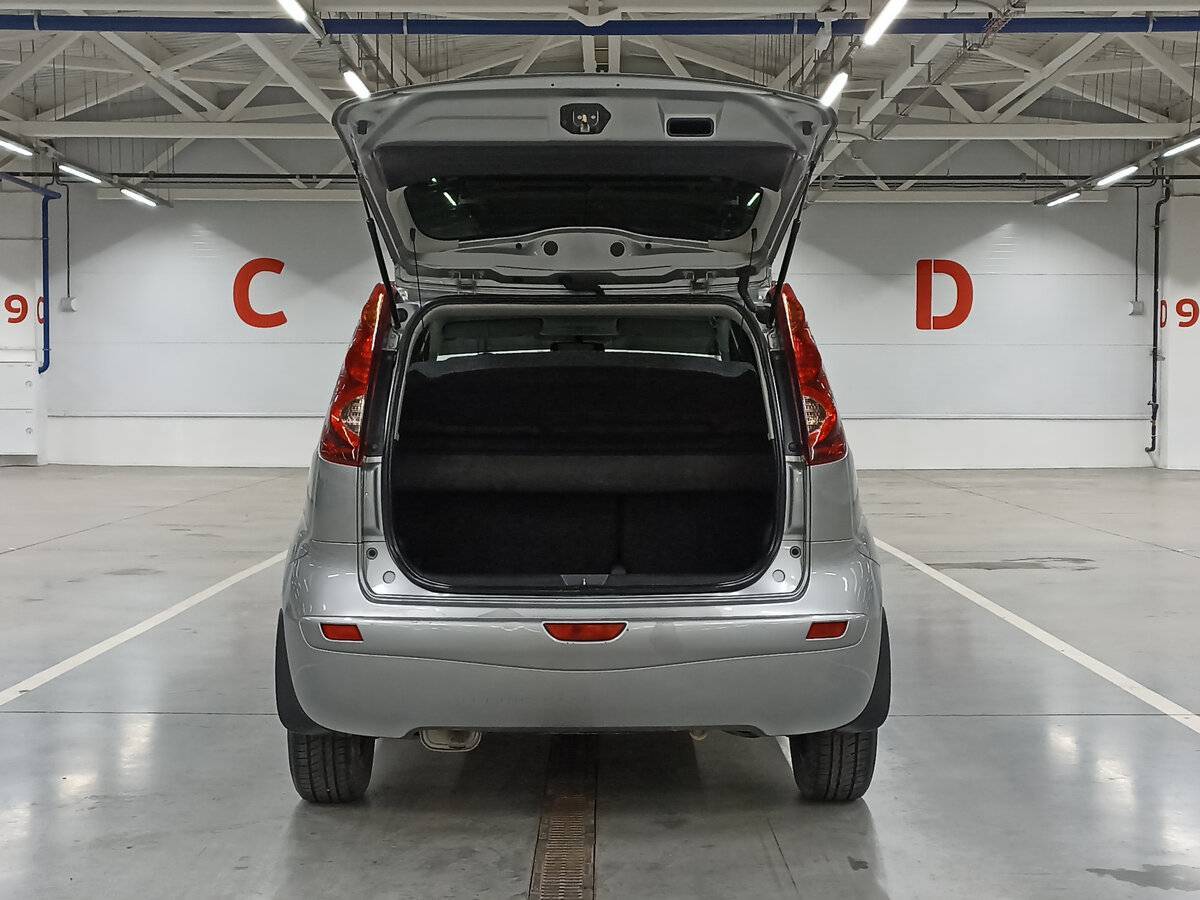 Nissan Note с пробегом — 2010 год. Фото: #9