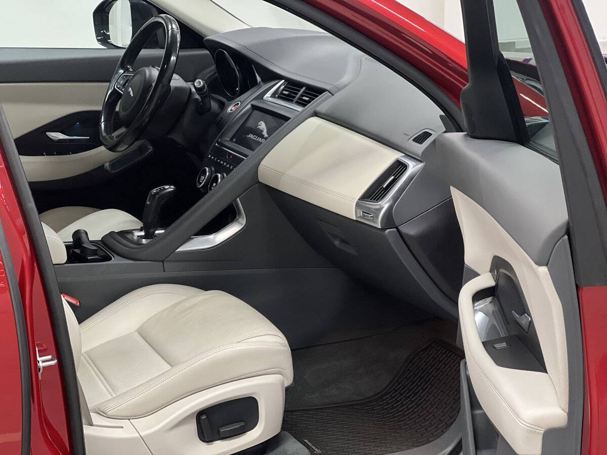 Jaguar E-Pace с пробегом — 2018 год. Фото: #10
