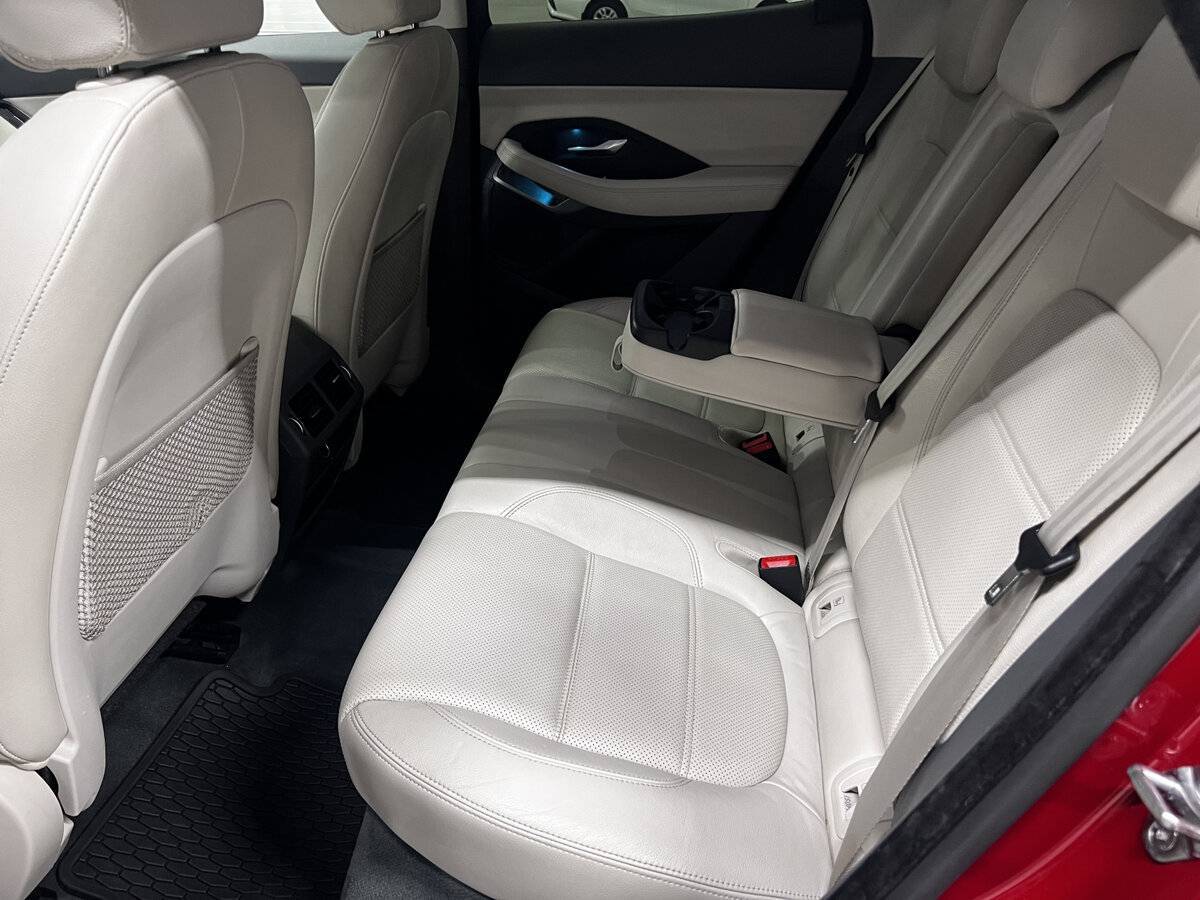 Jaguar E-Pace с пробегом — 2018 год. Фото: #11