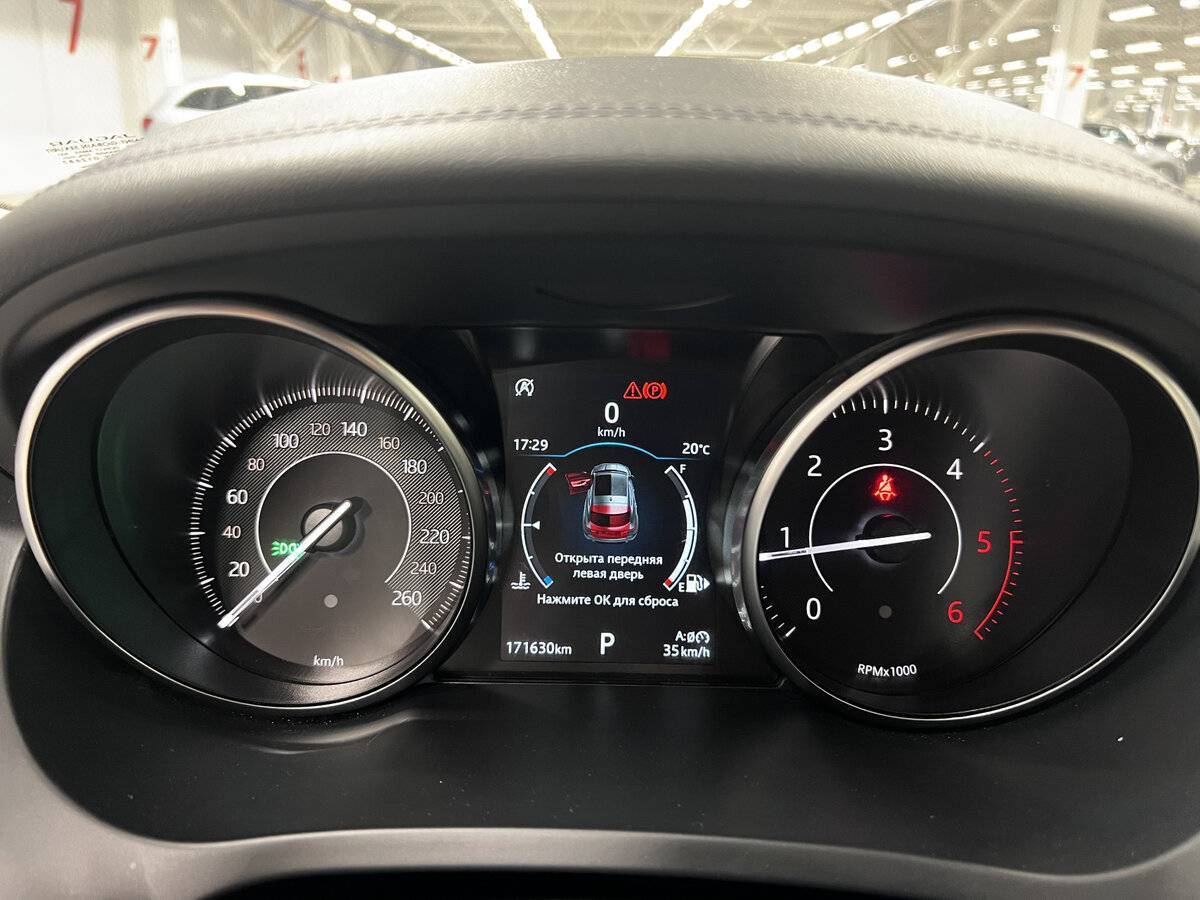 Jaguar E-Pace с пробегом — 2018 год. Фото: #12