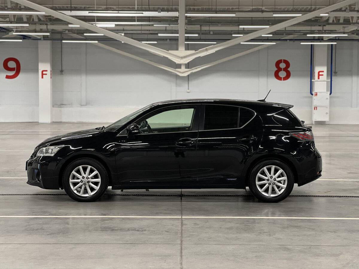 Lexus CT с пробегом — 2011 год. Фото: #7