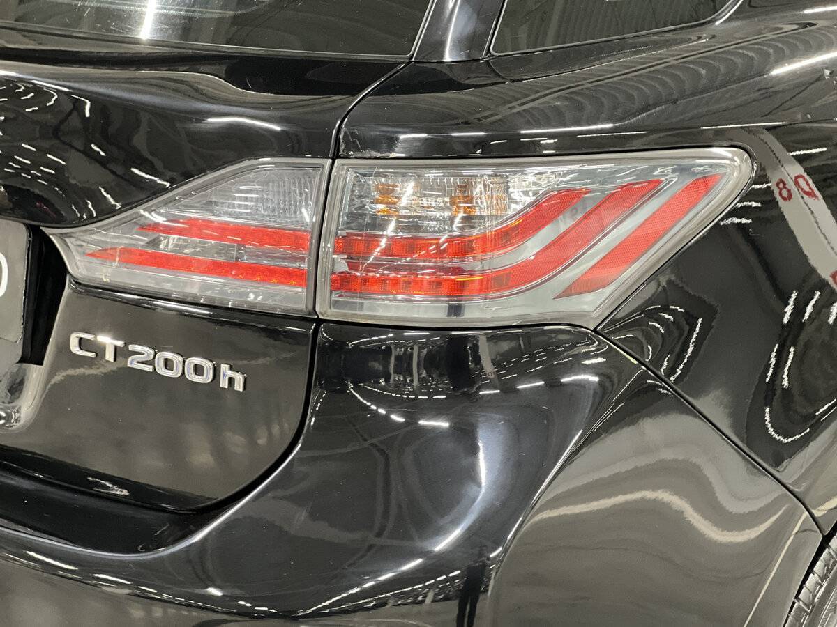 Lexus CT с пробегом — 2011 год. Фото: #8