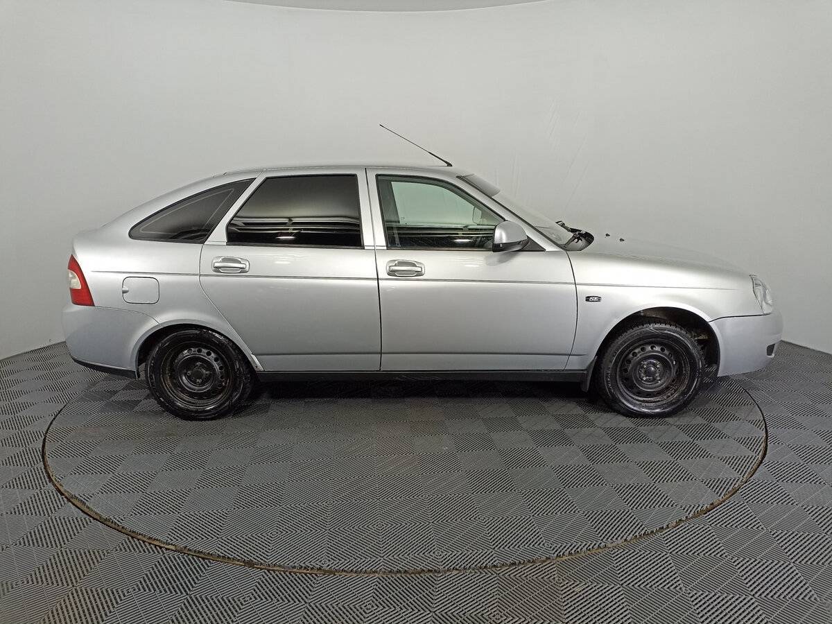 Lada (ВАЗ) Priora с пробегом — 2011 год. Фото: #3