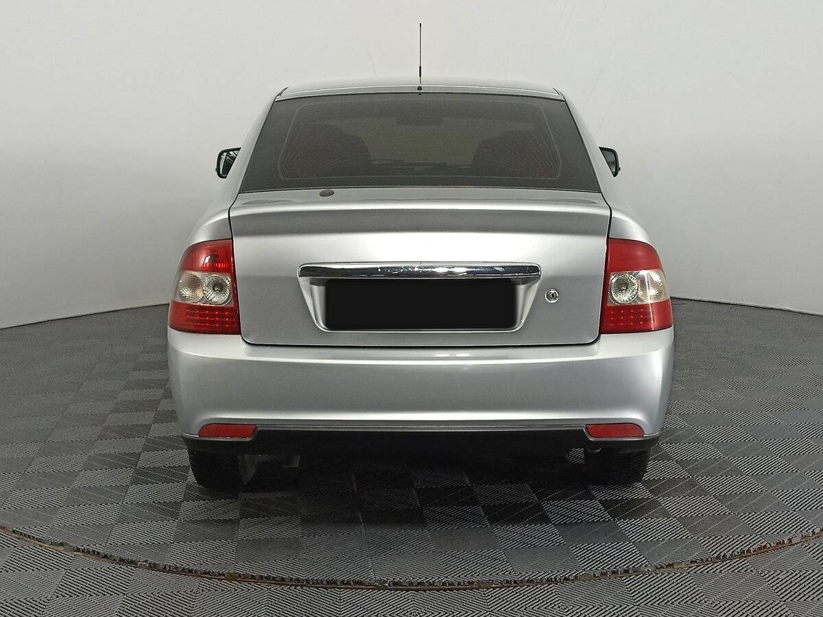 Lada (ВАЗ) Priora с пробегом — 2011 год. Фото: #5