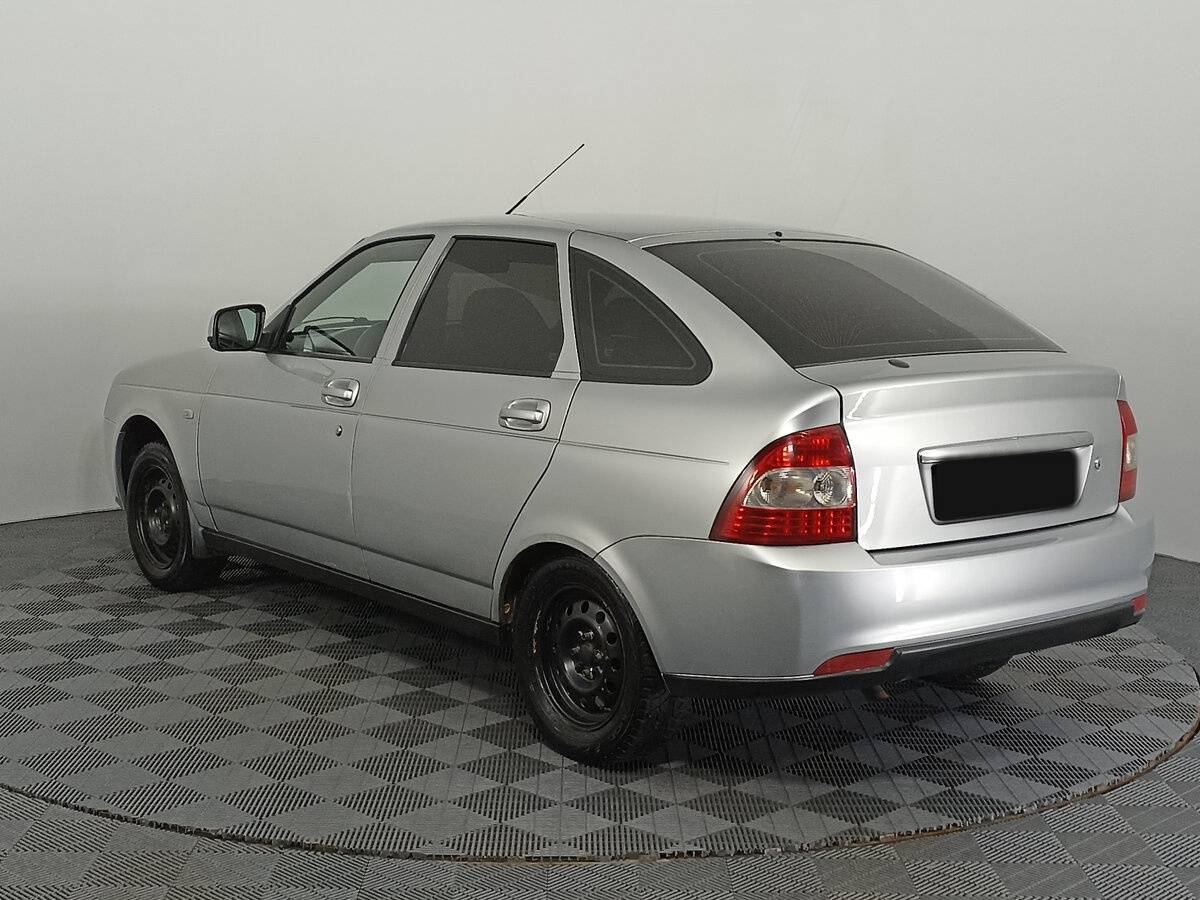 Lada (ВАЗ) Priora с пробегом — 2011 год. Фото: #6