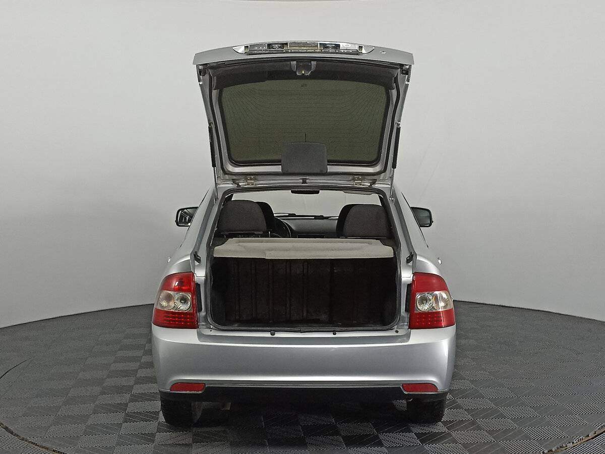 Lada (ВАЗ) Priora с пробегом — 2011 год. Фото: #9