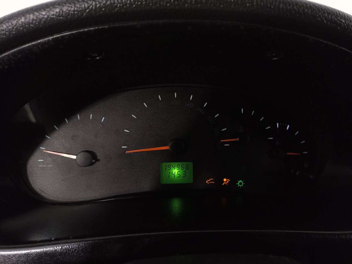 Lada (ВАЗ) Priora с пробегом — 2011 год. Фото: #12