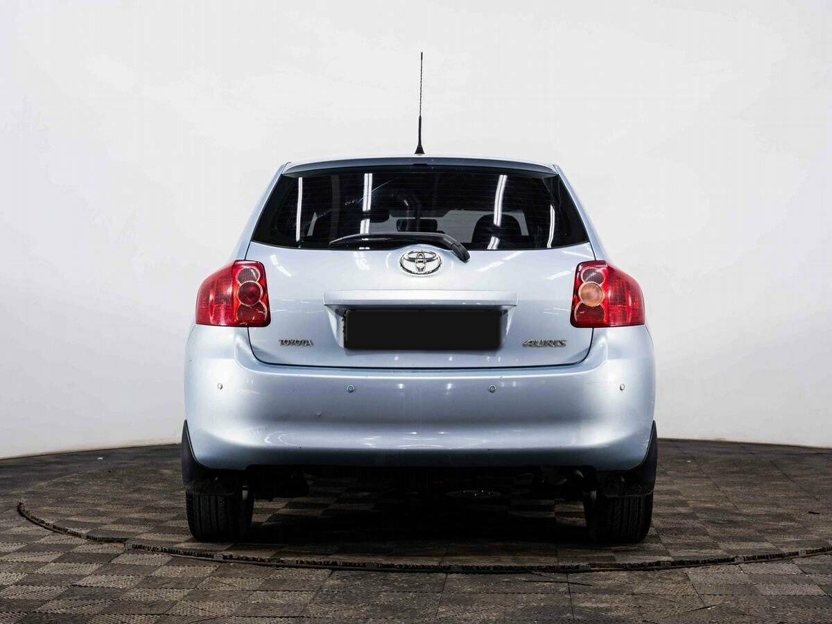 Toyota Auris с пробегом — 2008 год. Фото: #4