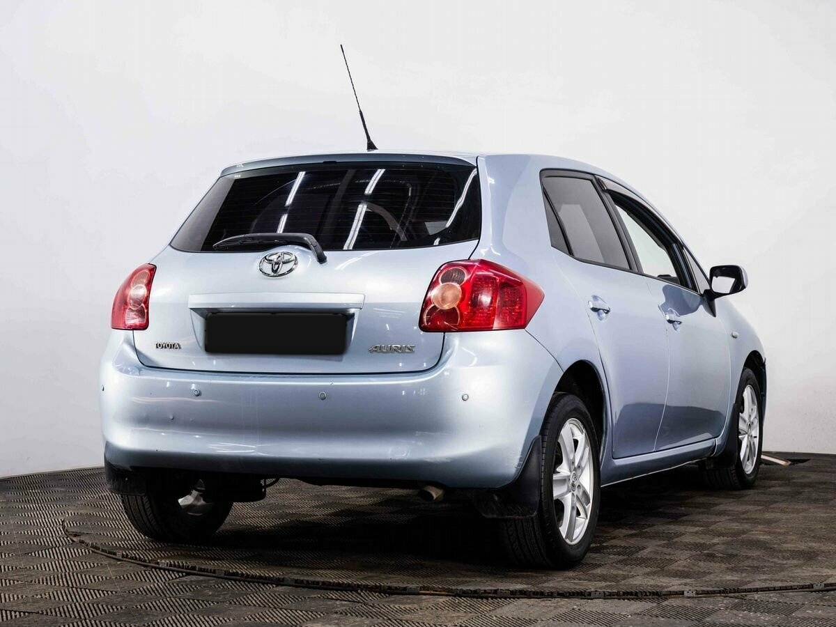 Toyota Auris с пробегом — 2008 год. Фото: #5
