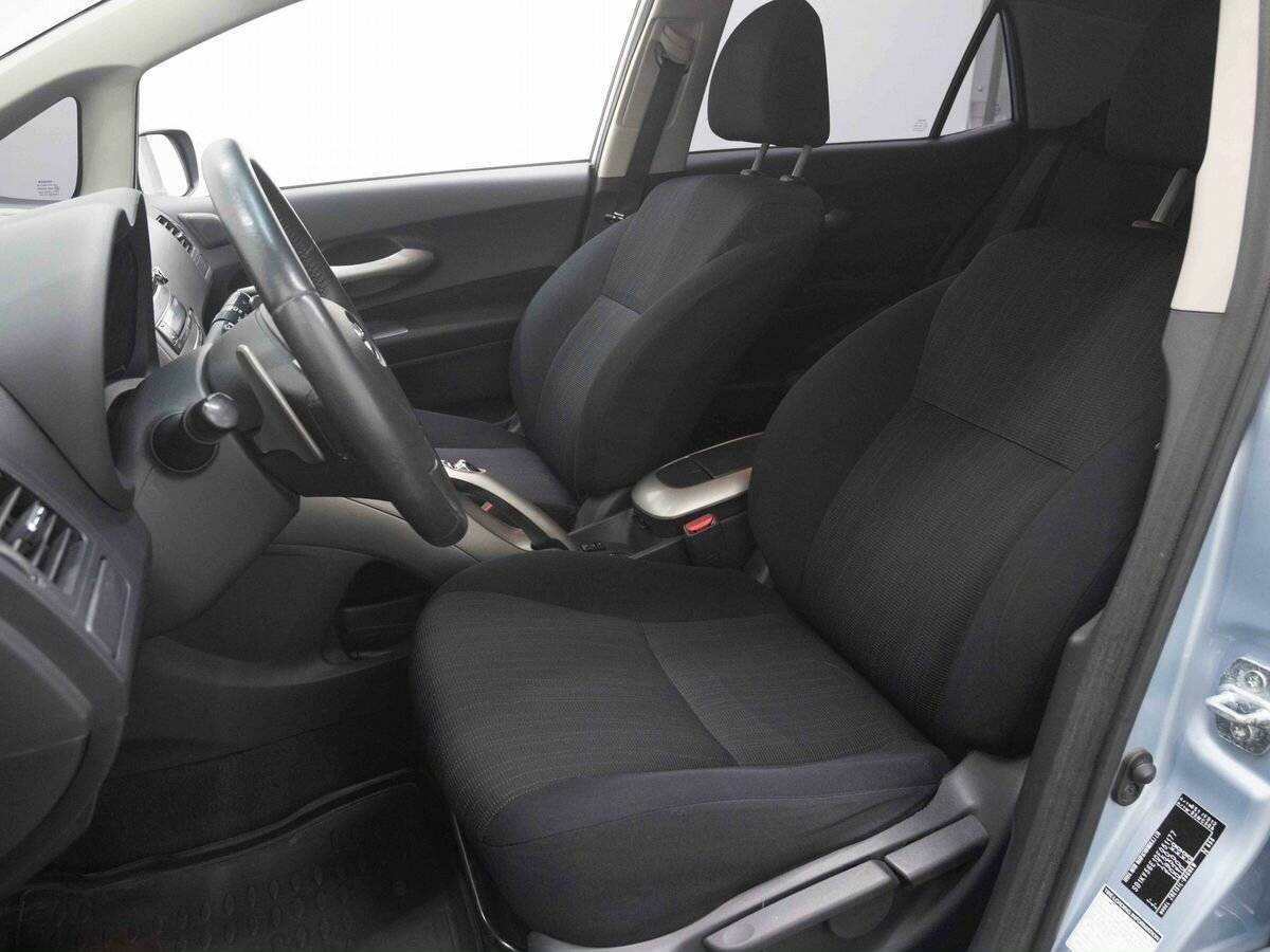 Toyota Auris с пробегом — 2008 год. Фото: #8