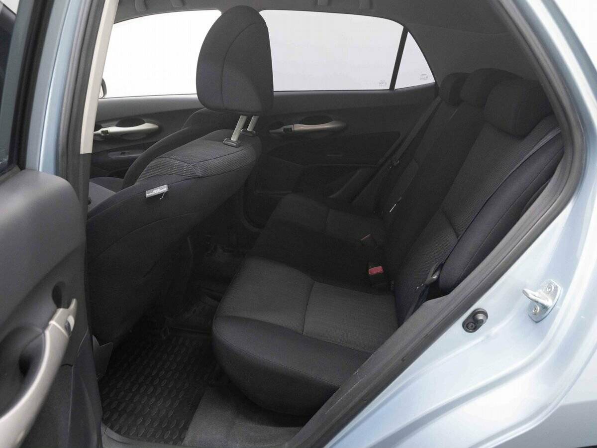 Toyota Auris с пробегом — 2008 год. Фото: #9