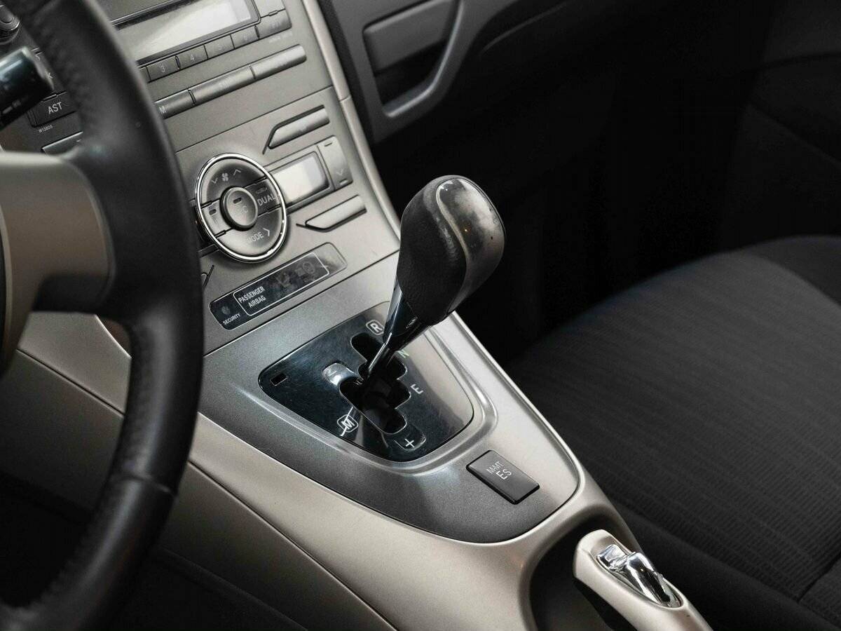 Toyota Auris с пробегом — 2008 год. Фото: #17