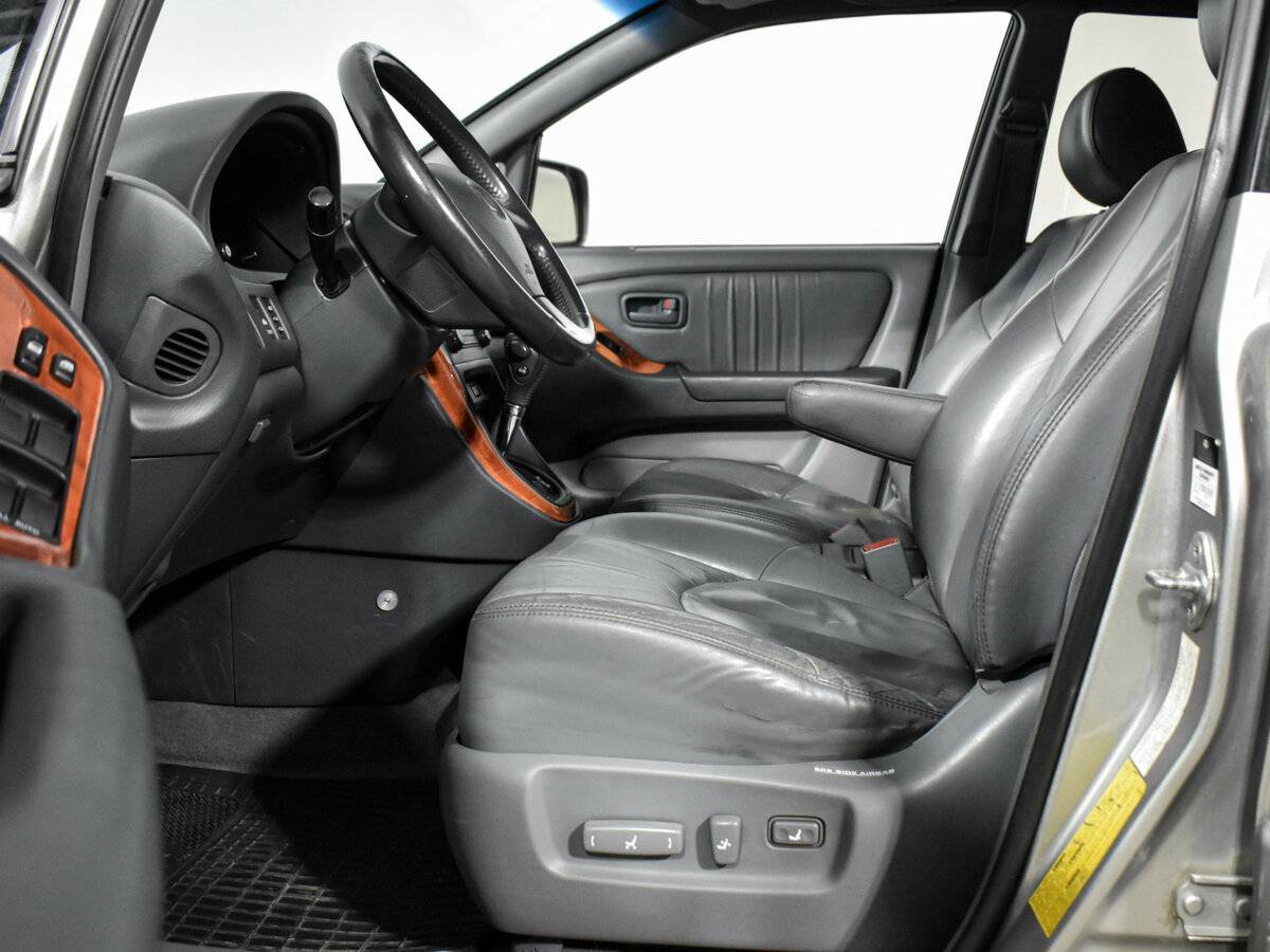 Lexus RX с пробегом — 2000 год. Фото: #10