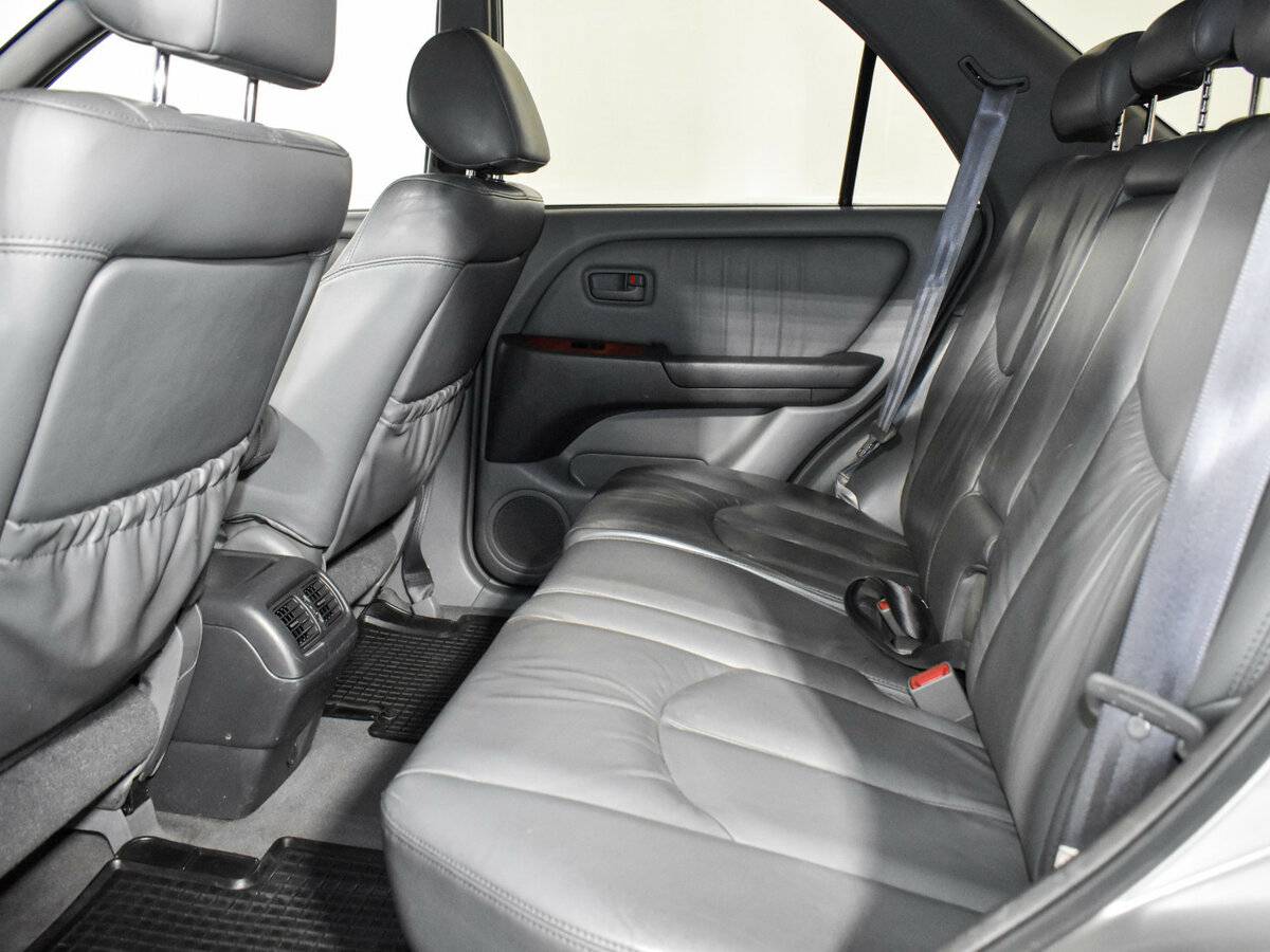 Lexus RX с пробегом — 2000 год. Фото: #11