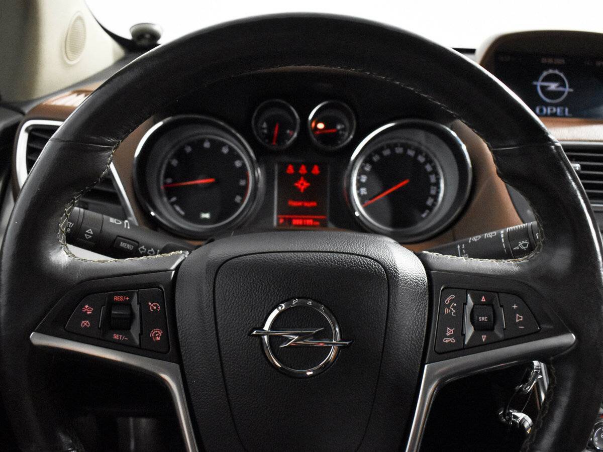 Opel Mokka с пробегом — 2013 год. Фото: #14