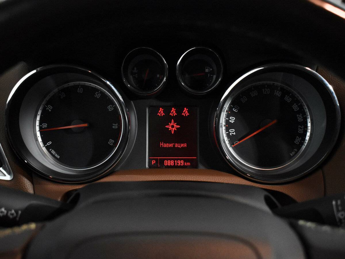 Opel Mokka с пробегом — 2013 год. Фото: #17