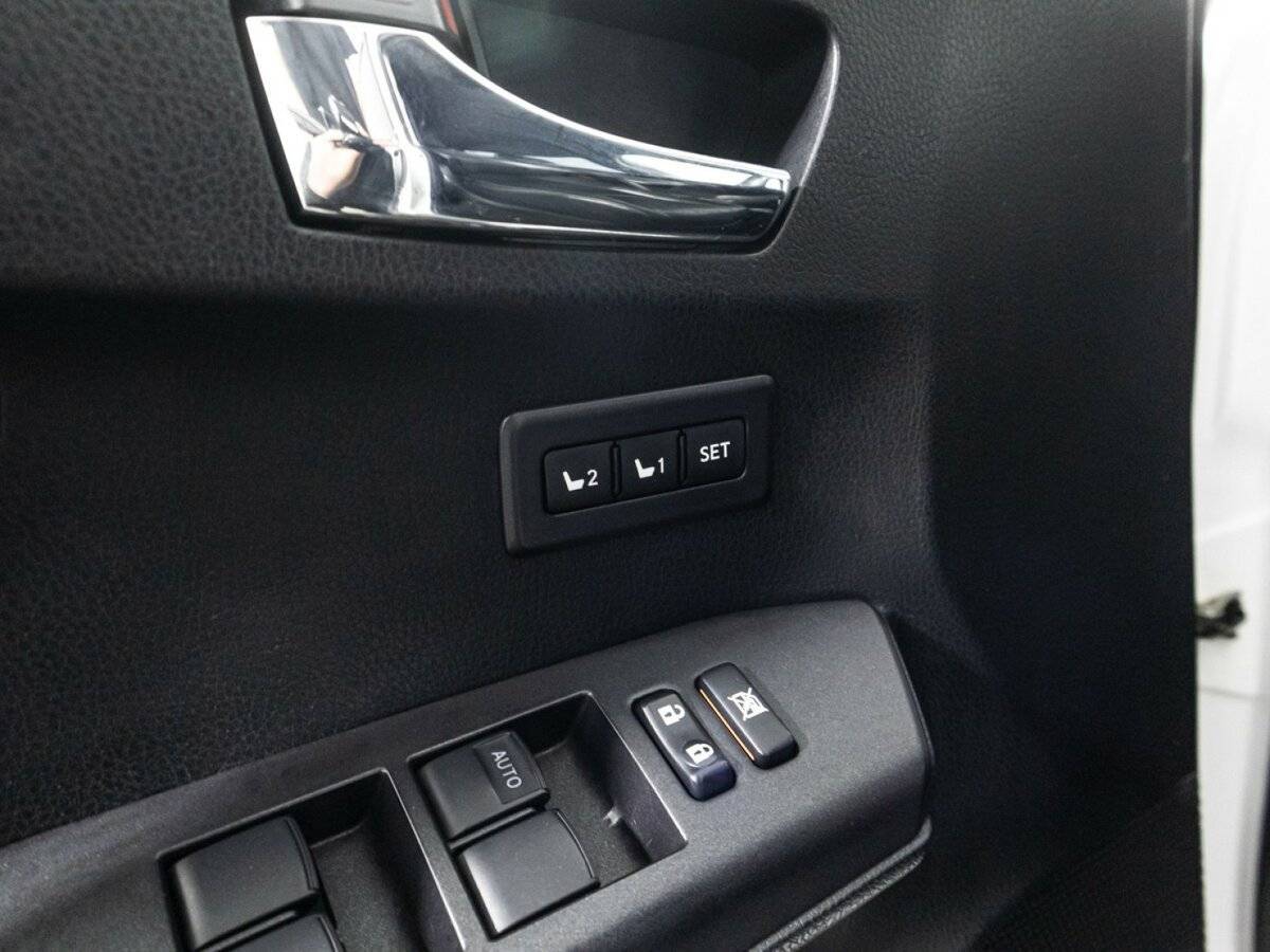 Toyota RAV4 с пробегом — 2018 год. Фото: #17