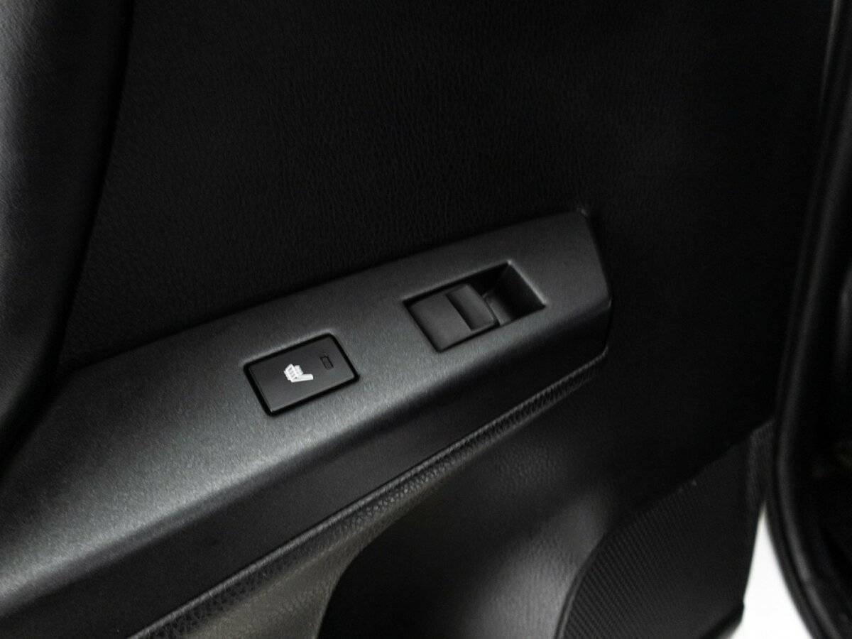 Toyota RAV4 с пробегом — 2018 год. Фото: #23