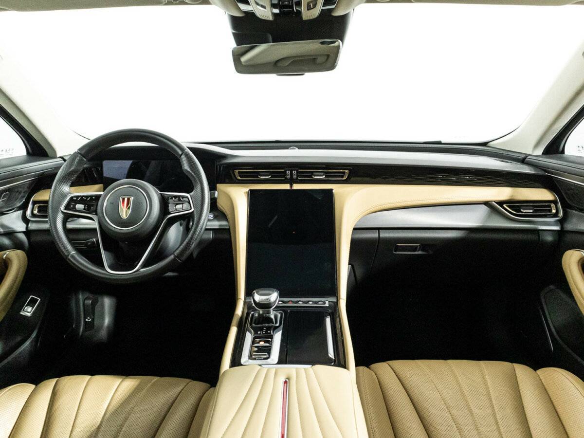 Hongqi H5 с пробегом — 2023 год. Фото: #12