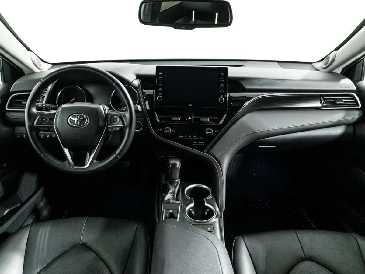 Toyota Camry с пробегом — 2022 год. Фото: #12