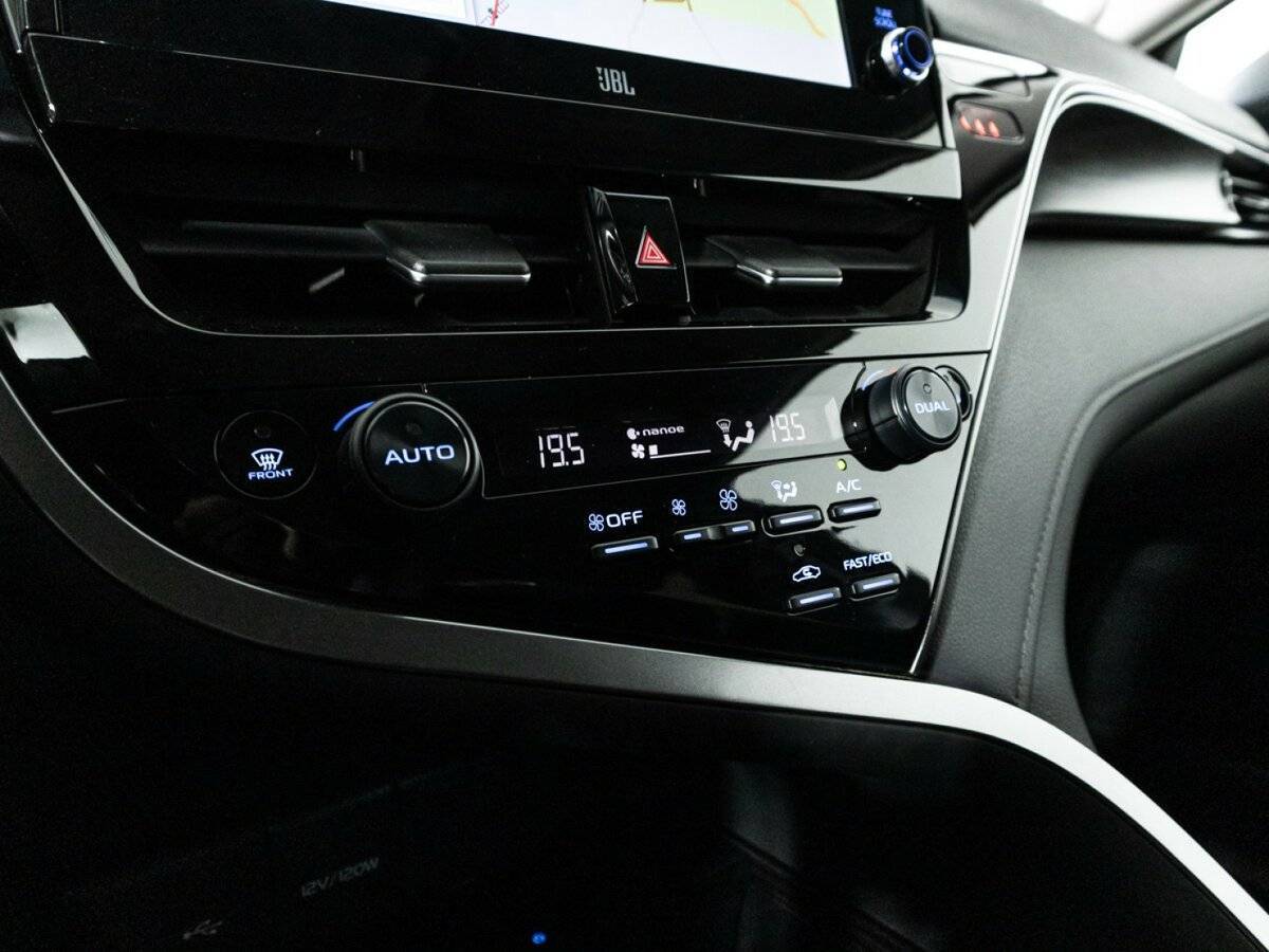 Toyota Camry с пробегом — 2022 год. Фото: #18