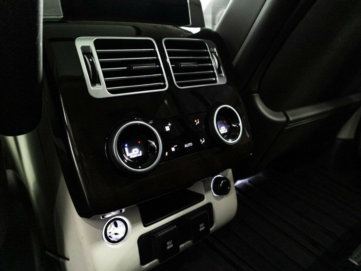 Land Rover Range Rover с пробегом — 2020 год. Фото: #28