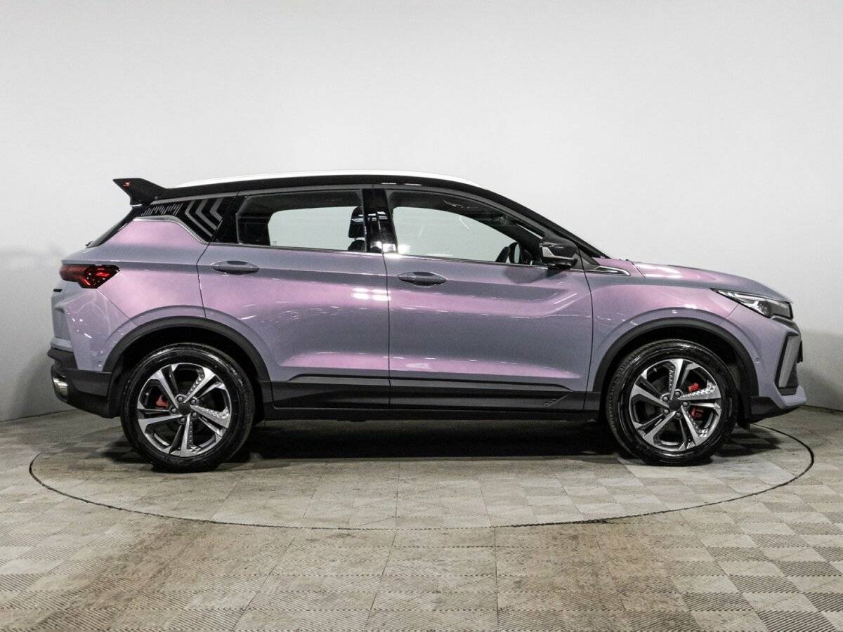 Geely Coolray с пробегом — 2023 год. Фото: #3