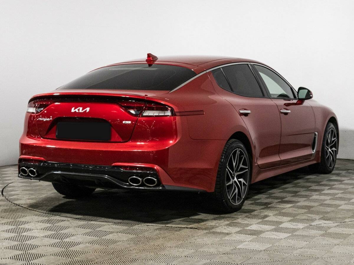 Kia Stinger с пробегом — 2022 год. Фото: #4