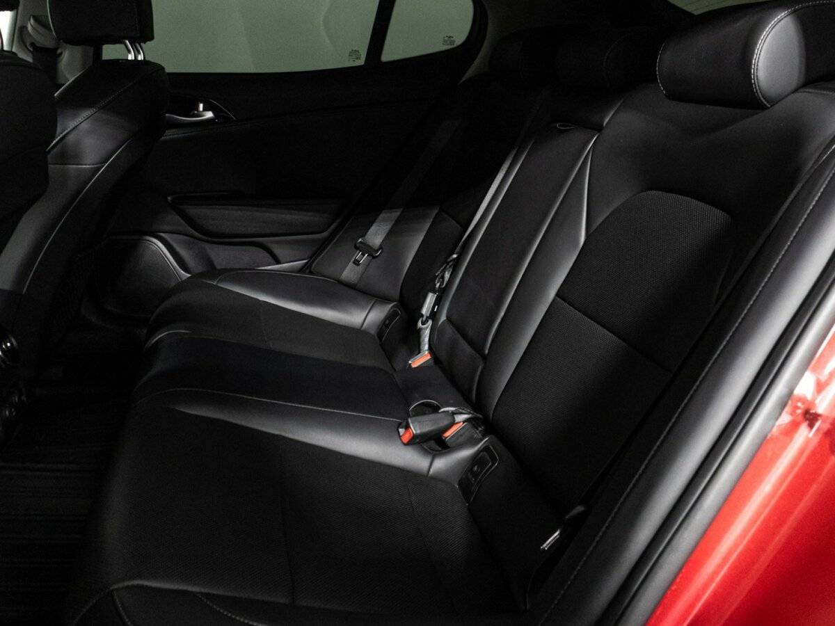 Kia Stinger с пробегом — 2022 год. Фото: #9