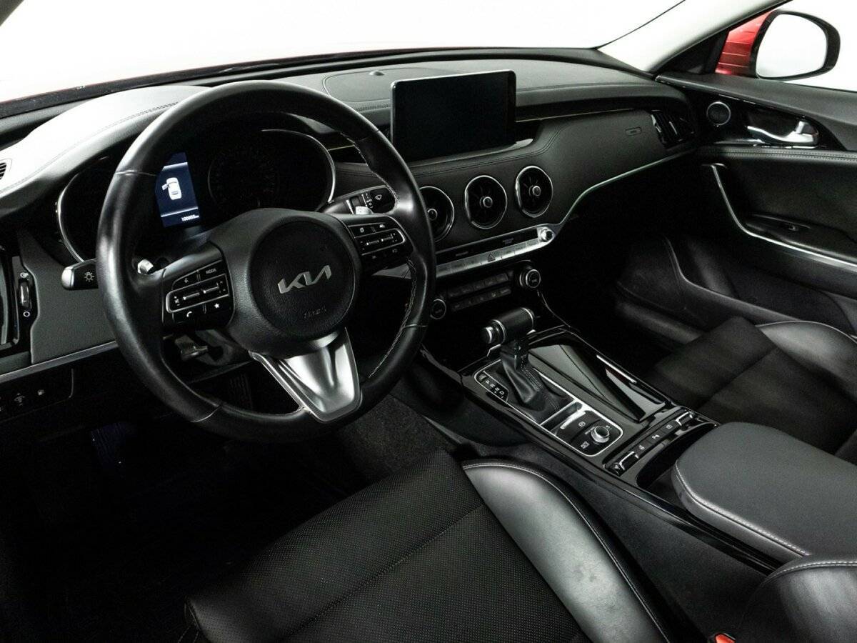 Kia Stinger с пробегом — 2022 год. Фото: #10