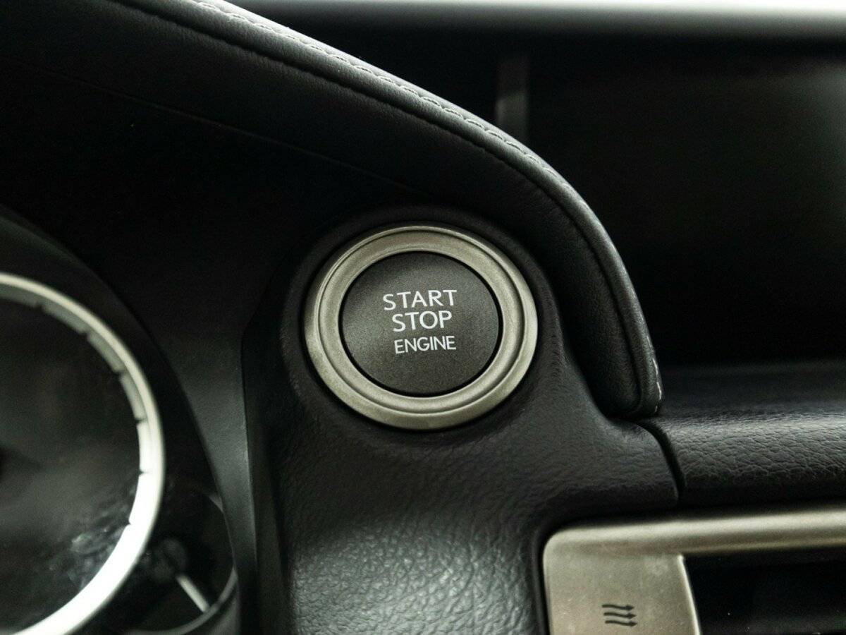 Lexus IS с пробегом — 2014 год. Фото: #19