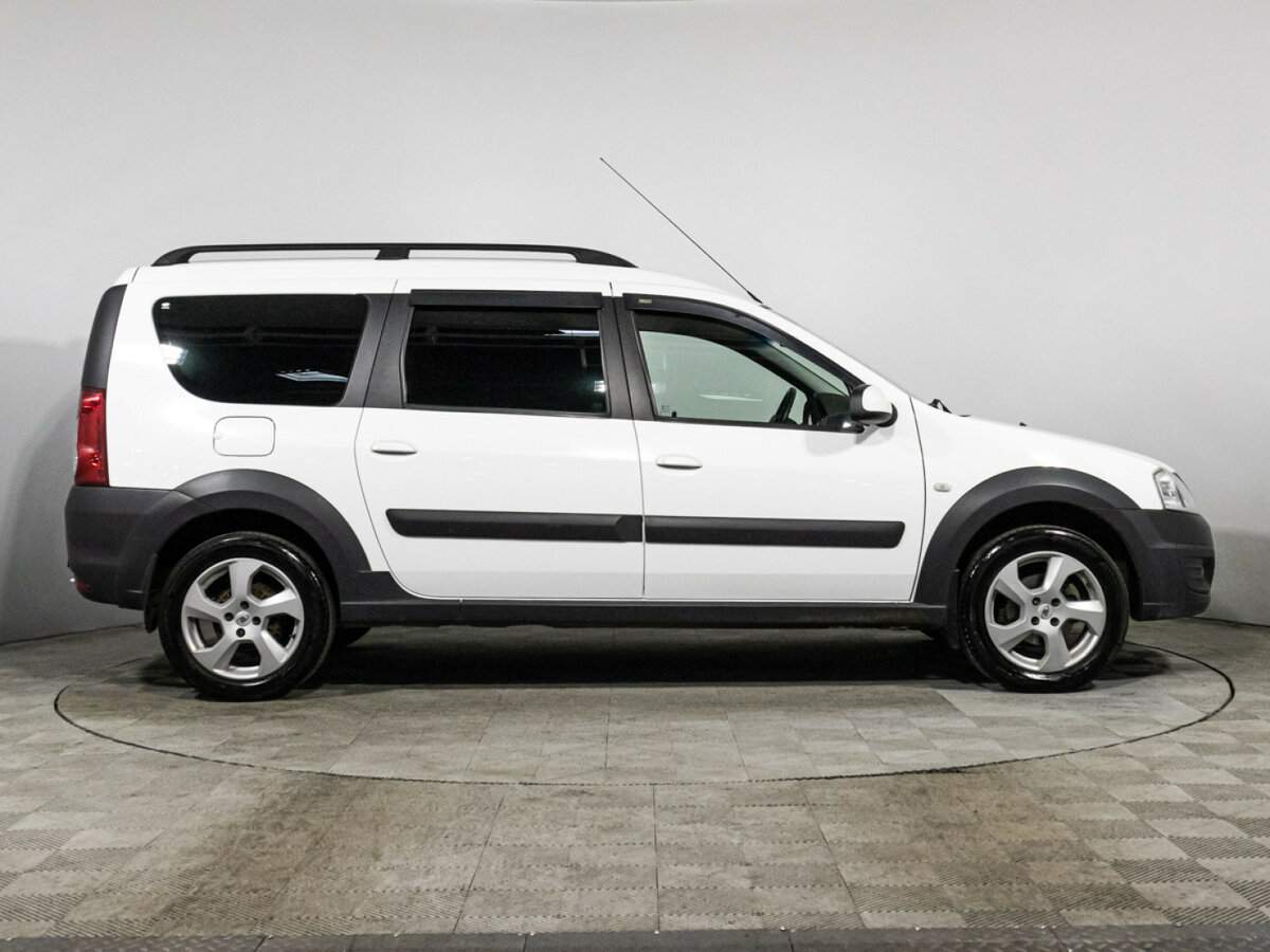 Lada (ВАЗ) Largus с пробегом — 2020 год. Фото: #3