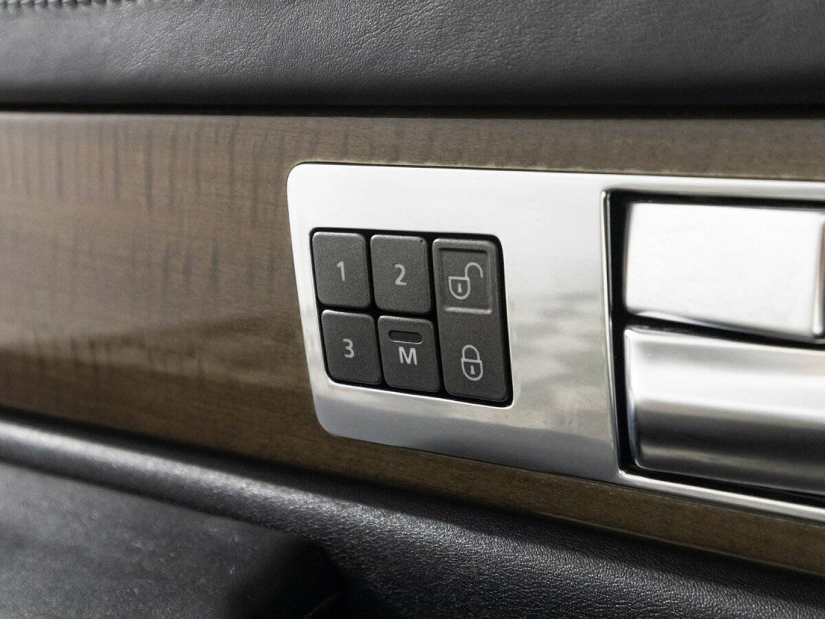 Land Rover Range Rover Sport с пробегом — 2010 год. Фото: #15