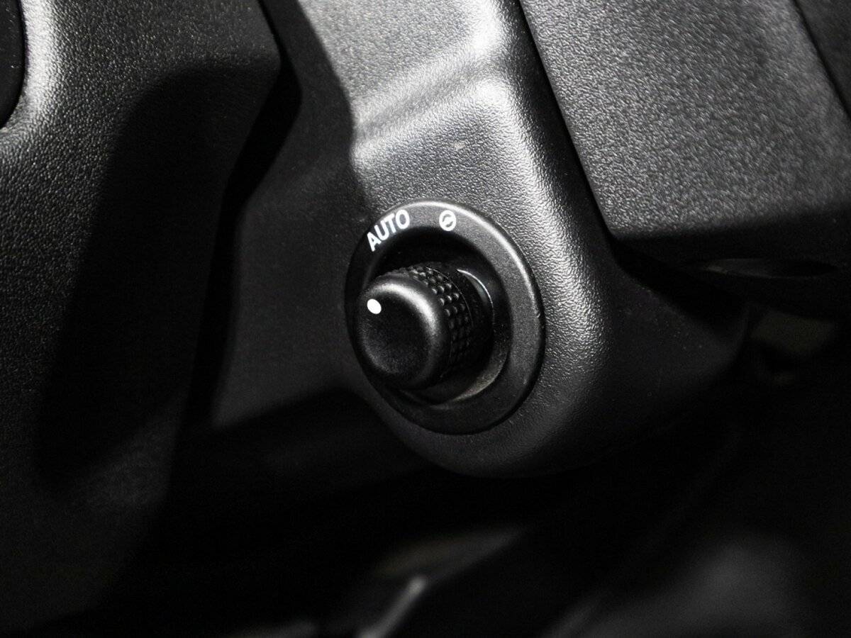 Land Rover Range Rover Sport с пробегом — 2010 год. Фото: #16