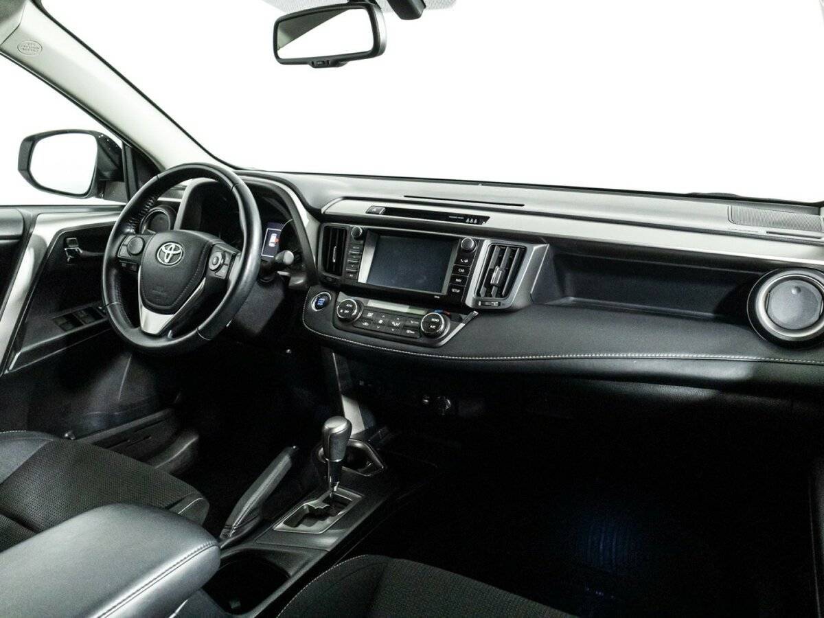 Toyota RAV4 с пробегом — 2019 год. Фото: #8