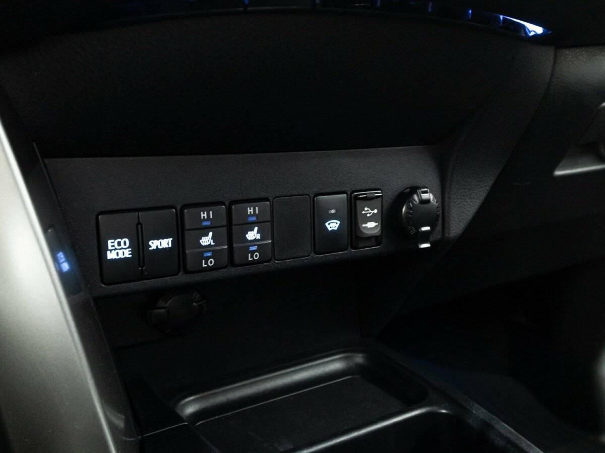 Toyota RAV4 с пробегом — 2019 год. Фото: #19