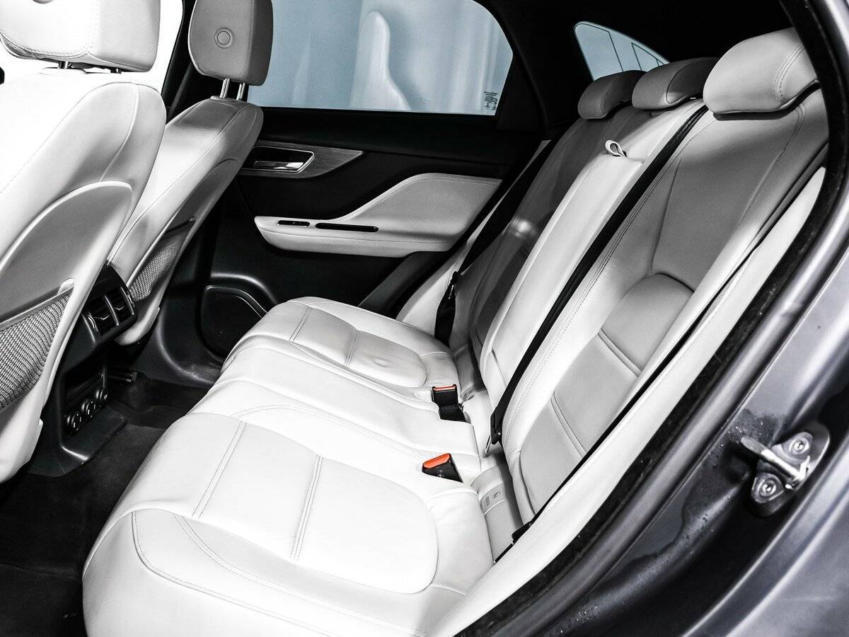 Jaguar F-Pace с пробегом — 2016 год. Фото: #12