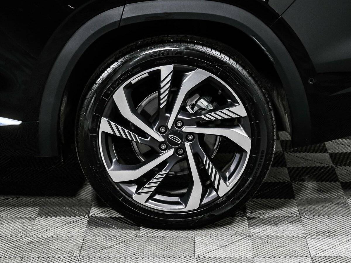 Geely Monjaro с пробегом — 2023 год. Фото: #13