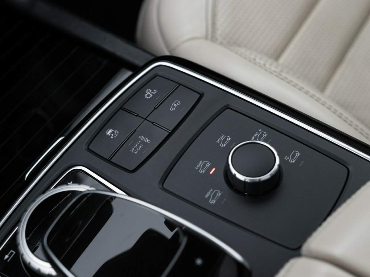 Mercedes-Benz GLE AMG с пробегом — 2016 год. Фото: #35