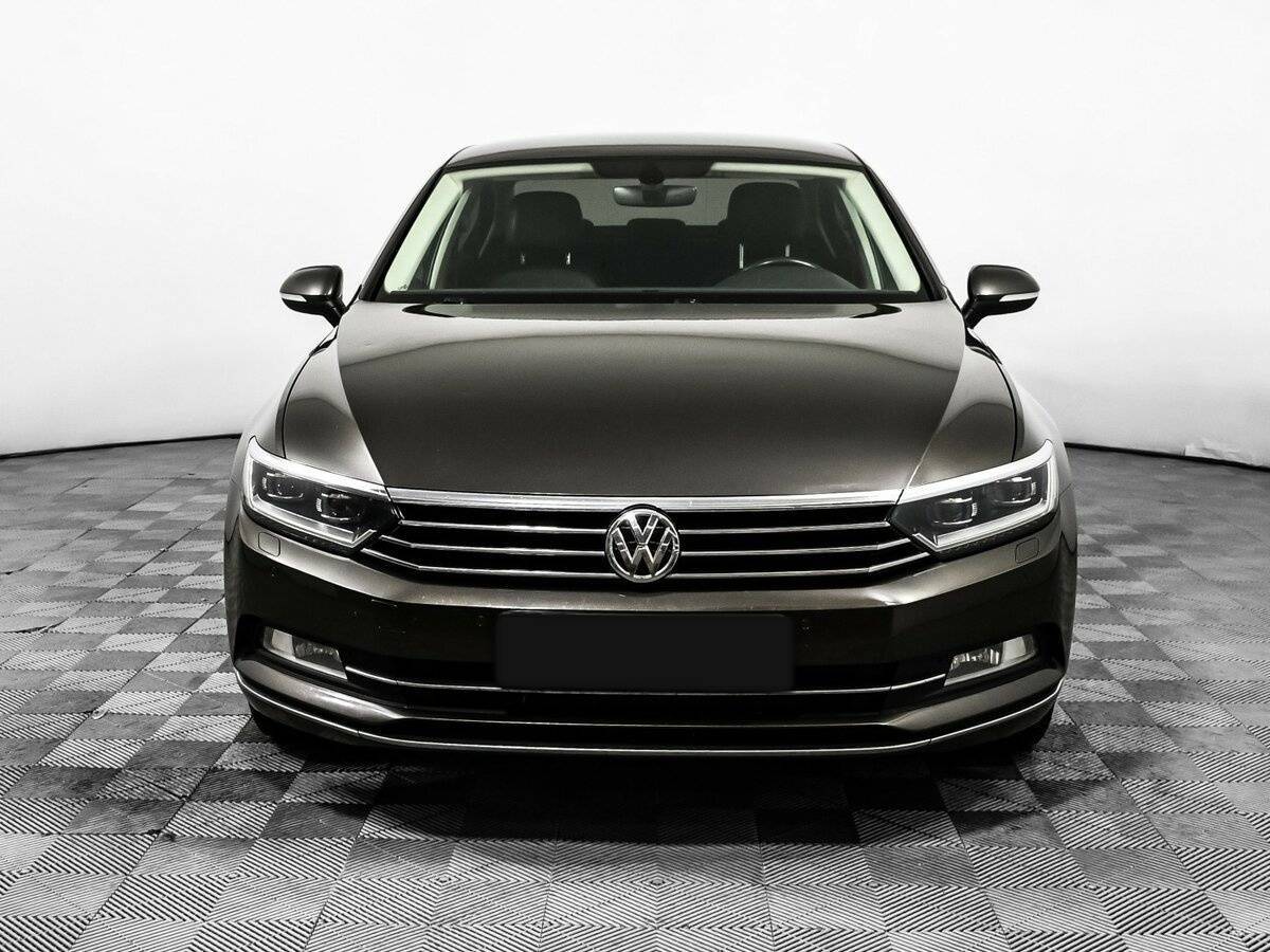 Volkswagen Passat с пробегом — 2017 год. Фото: #1