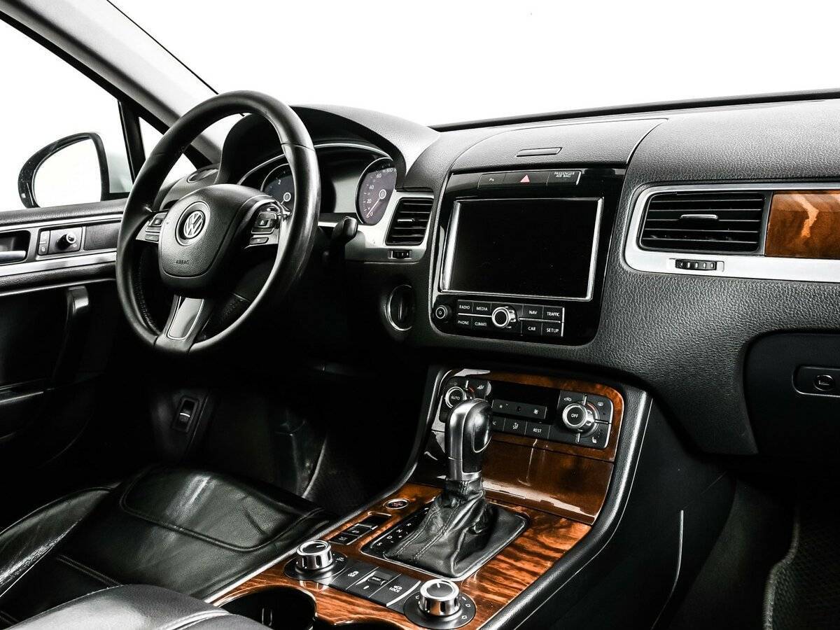 Volkswagen Touareg с пробегом — 2011 год. Фото: #8