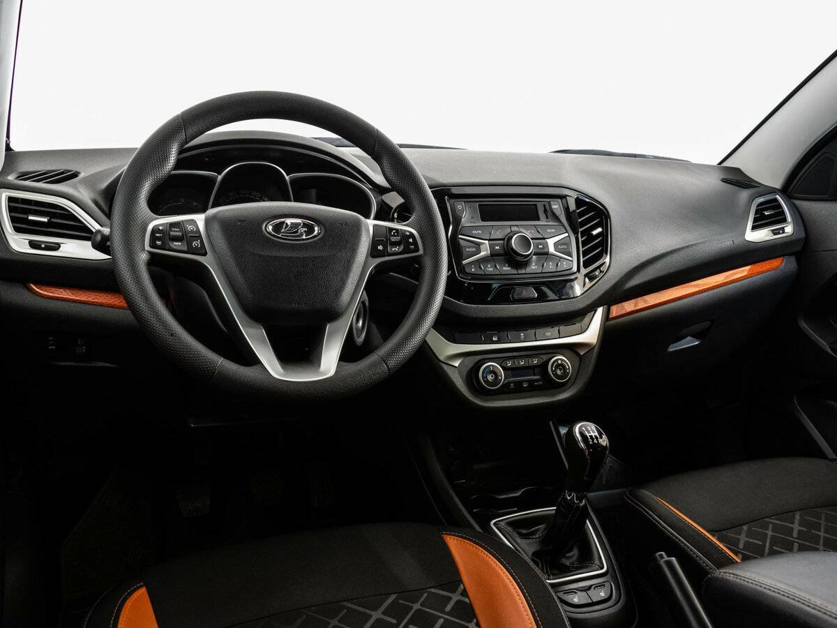 Lada (ВАЗ) Vesta с пробегом — 2018 год. Фото: #8