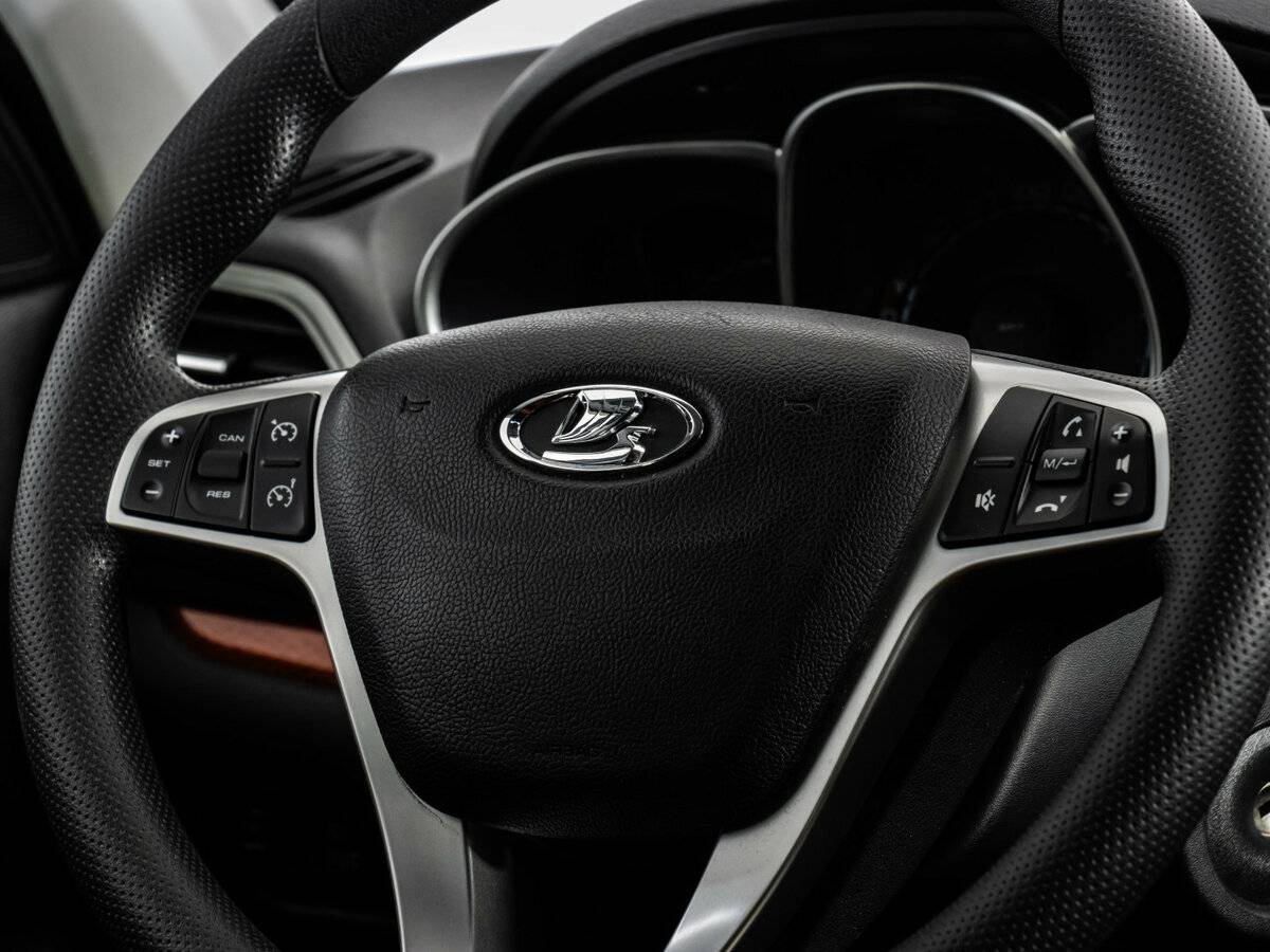 Lada (ВАЗ) Vesta с пробегом — 2018 год. Фото: #10