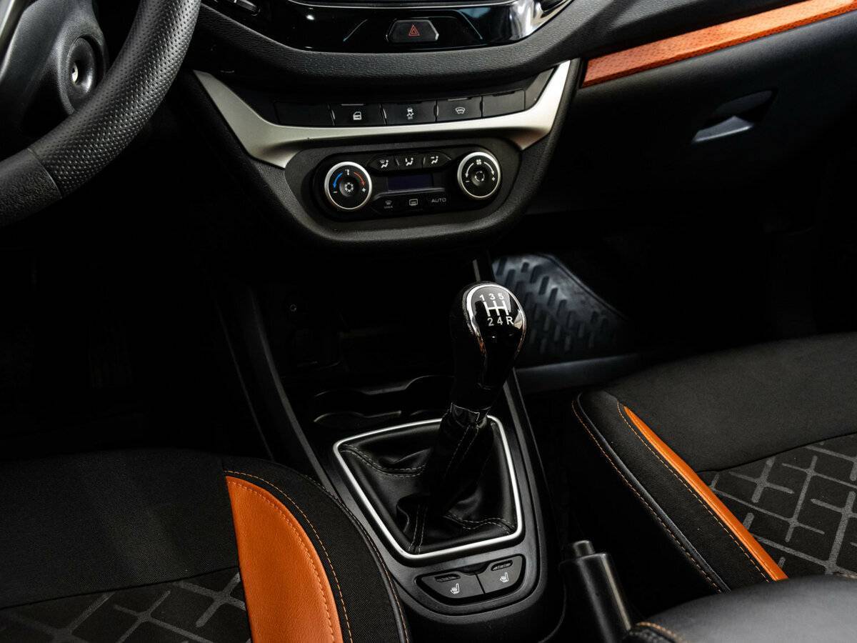 Lada (ВАЗ) Vesta с пробегом — 2018 год. Фото: #11