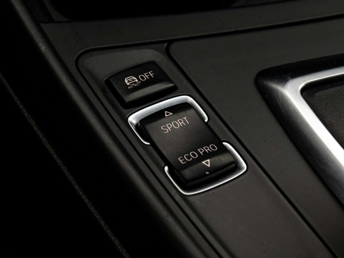 BMW 1 серии с пробегом — 2012 год. Фото: #14