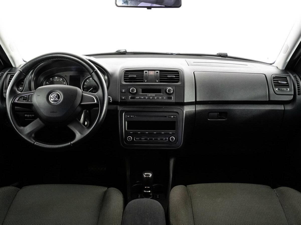 Skoda Fabia с пробегом — 2013 год. Фото: #9