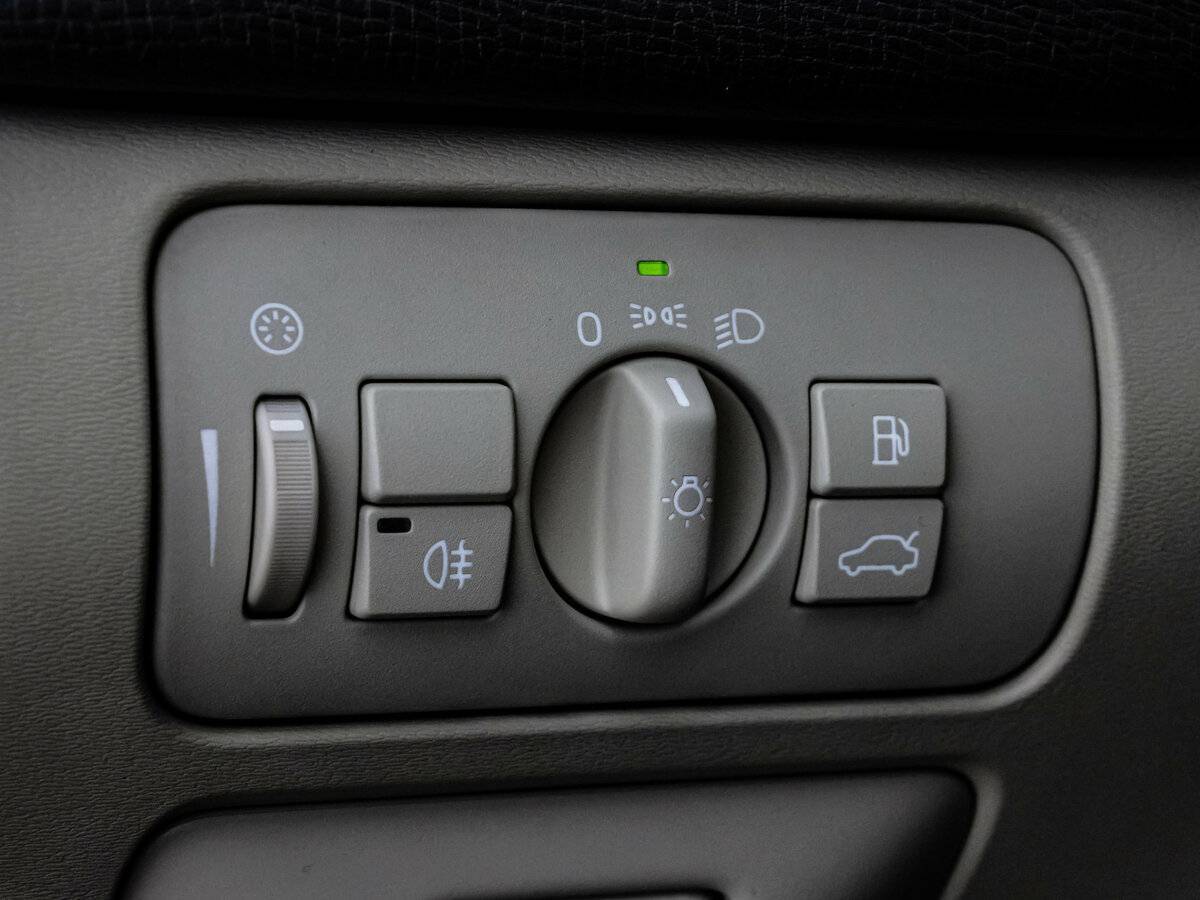 Volvo XC60 с пробегом — 2011 год. Фото: #13