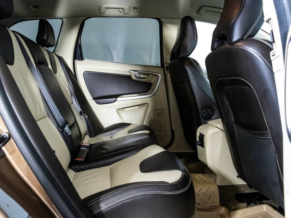 Volvo XC60 с пробегом — 2011 год. Фото: #15