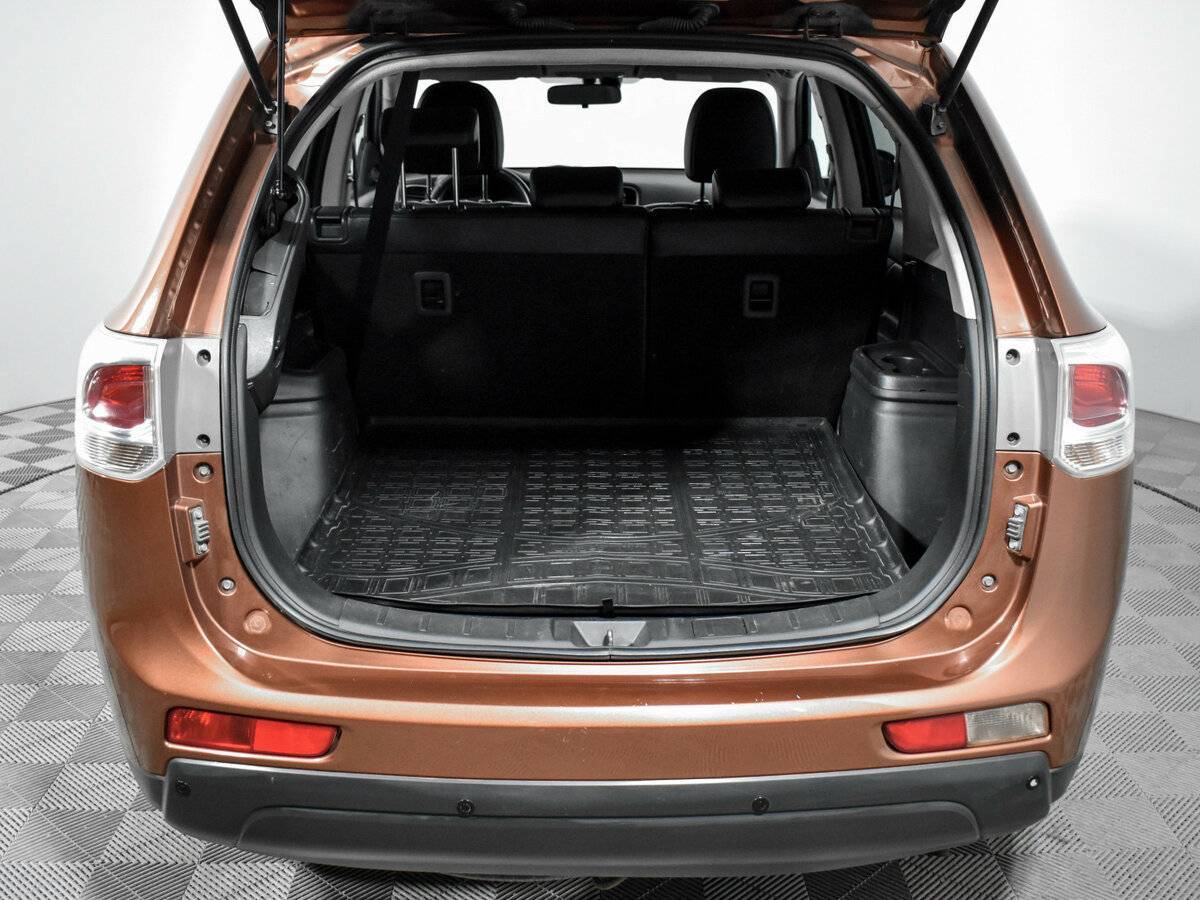 Mitsubishi Outlander с пробегом — 2012 год. Фото: #17